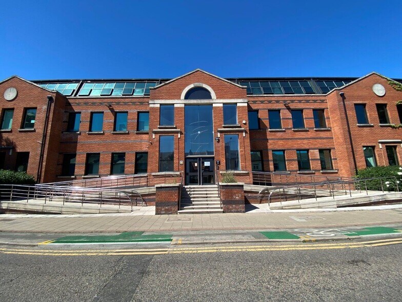 Canbury Park Rd, Kingston Upon Thames à louer - Photo du bâtiment - Image 2 de 9