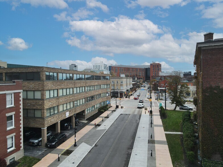 560 Delaware Ave, Buffalo, NY à vendre - Photo du bâtiment - Image 2 de 11