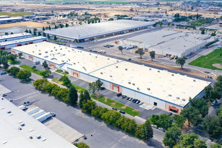 2904 S Angus Ave, Fresno, CA à louer - Photo du bâtiment - Image 2 de 5