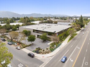 1340-1380 Flynn Rd, Camarillo, CA - Aérien  Vue de la carte