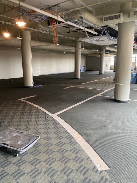 318 E Chicago St, Milwaukee, WI à louer - Photo du bâtiment - Image 3 de 25