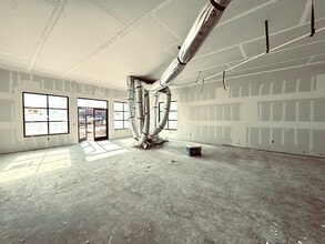 607 W Gray St, Norman, OK for lease Interior Photo- Image 1 of 1