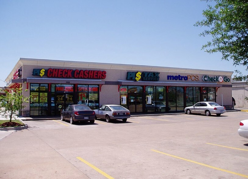 6868 Spencer Hwy, Pasadena, TX à louer - Photo du bâtiment - Image 1 de 8