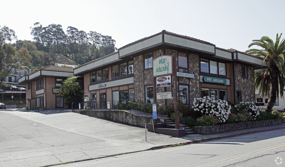 4136 Redwood Hwy, San Rafael, CA à vendre - Photo principale - Image 1 de 10