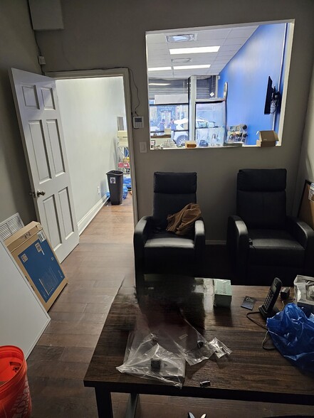 253-14 Union Turnpike, Floral Park, NY for lease - Interior Photo - Image 3 of 3