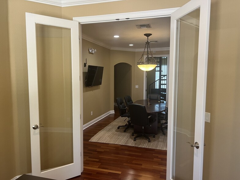 3217 Corrine Dr, Orlando, FL for sale - Interior Photo - Image 3 of 42
