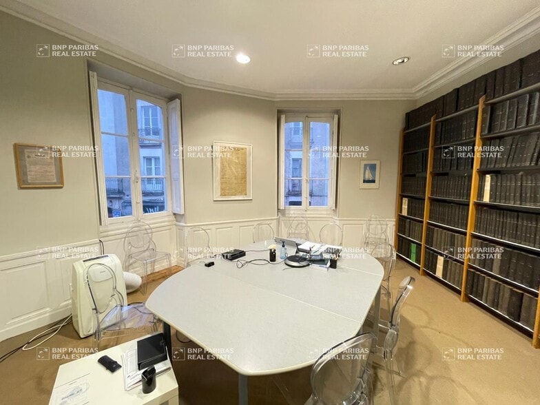 Office in Nantes for sale - Interior Photo - Image 2 of 17