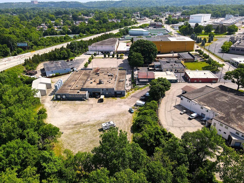 3717 Jonlen Dr, Fairfax, OH à vendre - Photo du bâtiment - Image 3 de 35