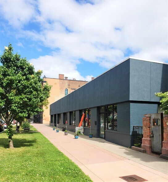 714-730 University Ave, Rochester, NY à louer - Photo du bâtiment - Image 2 de 4