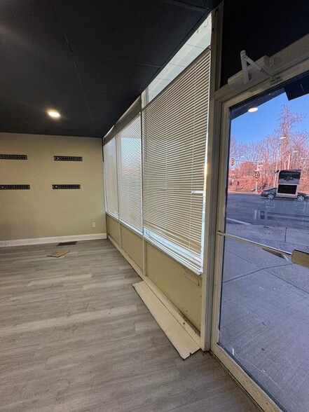1036 Chicopee St, Chicopee, MA for lease - Building Photo - Image 3 of 46