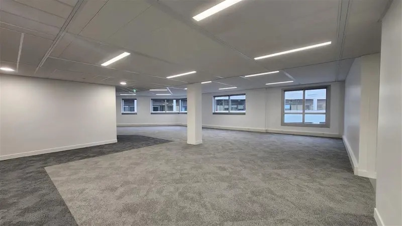 Office in Boulogne-Billancourt for lease - Interior Photo - Image 3 of 7