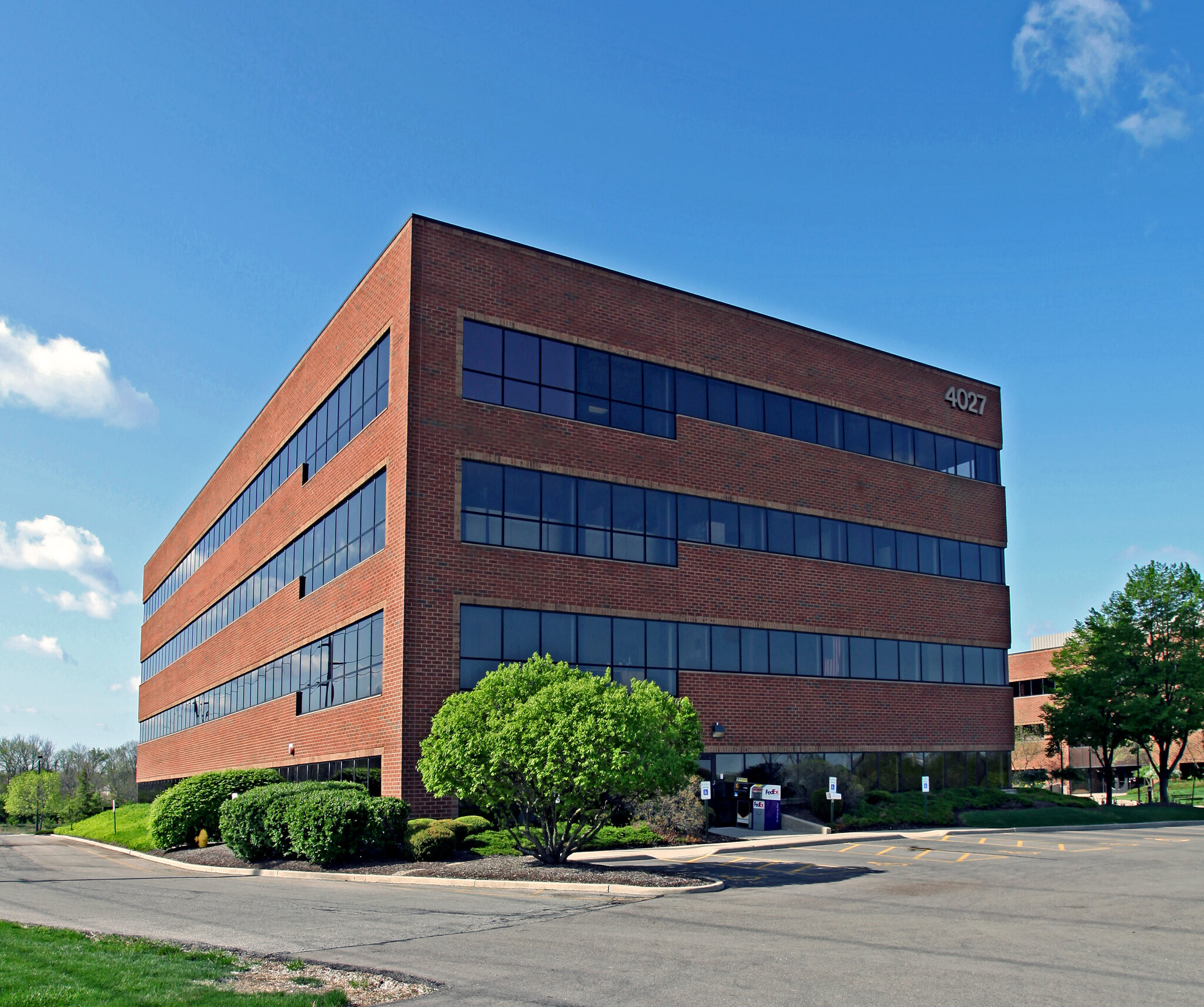 4027 Colonel Glenn Hwy, Dayton, OH for lease Building Photo- Image 1 of 4