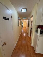 747 Altos Oaks Dr, Los Altos, CA à louer Photo intérieure- Image 2 de 4