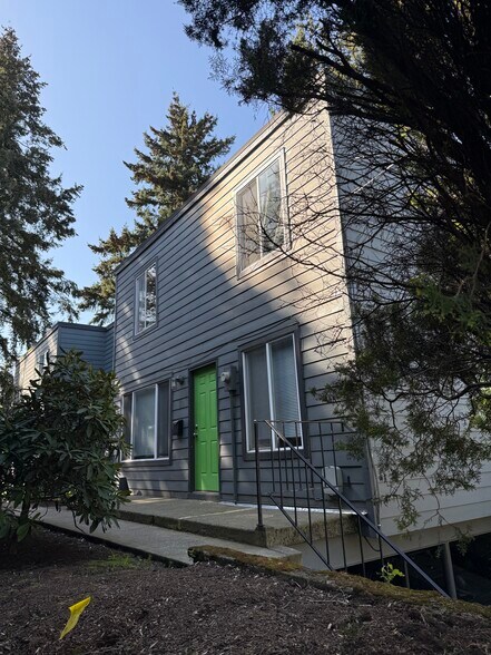 117 SE 30th Pl, Portland, OR à vendre - Photo du bâtiment - Image 3 de 8