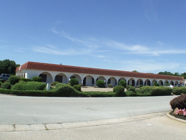 417 N Spur 63, Longview, TX à vendre - Photo du bâtiment - Image 2 de 9