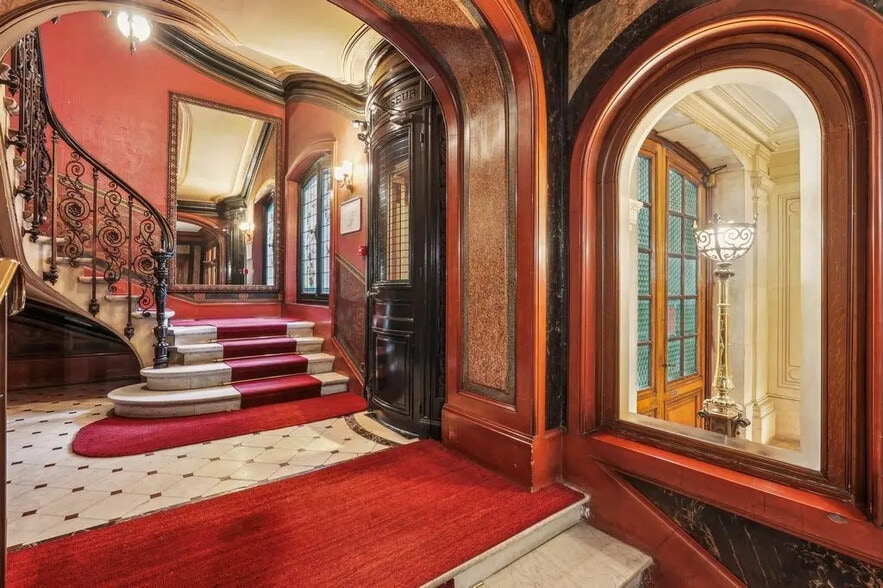 Bureau dans Paris à vendre - Hall d’entrée - Image 3 de 11