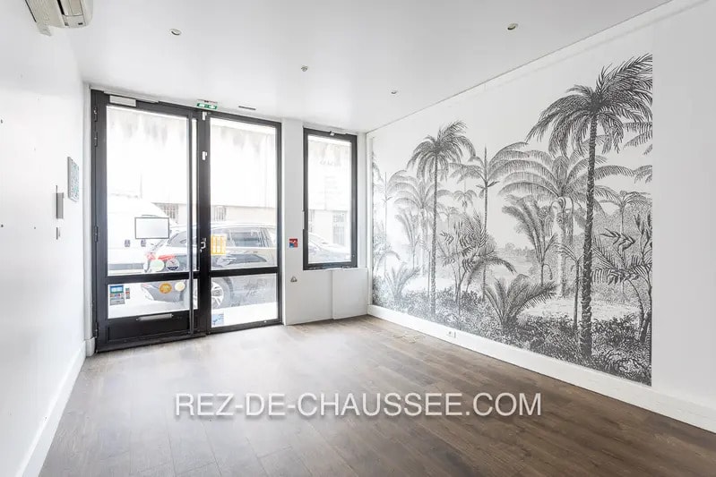 Retail in Boulogne-Billancourt for sale Interior Photo- Image 1 of 11