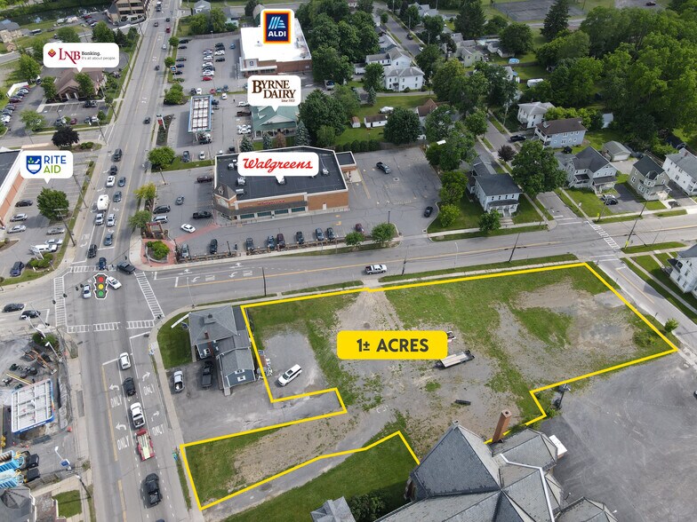 201 Elm St, Penn Yan, NY à louer - Photo du bâtiment - Image 2 de 7