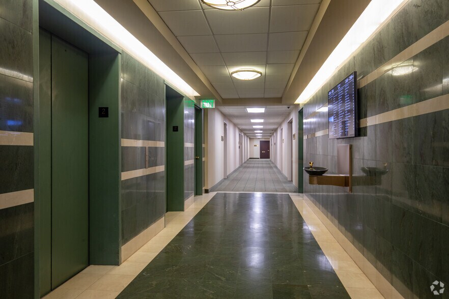 98 Cuttermill Rd, Great Neck, NY à louer - Photo intérieure - Image 2 de 36