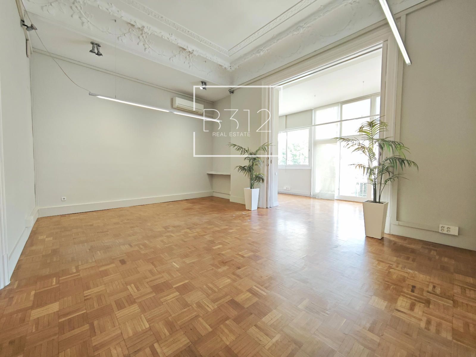 Office in Barcelona, Barcelona for lease Interior Photo- Image 1 of 6