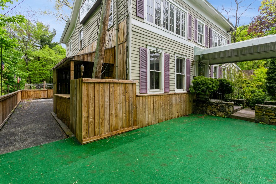 234 N Bedford Rd, Mount Kisco, NY à vendre - Photo du b timent - Image 3 de 18