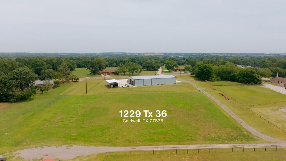 1229 State Highway 36 N, Caldwell, TX à louer - Vidéo sur l’inscription commerciale - Image 2 de 31