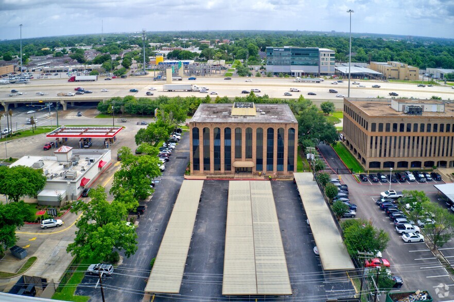 9235 Katy Fwy, Houston, TX for lease - Aerial - Image 2 of 8