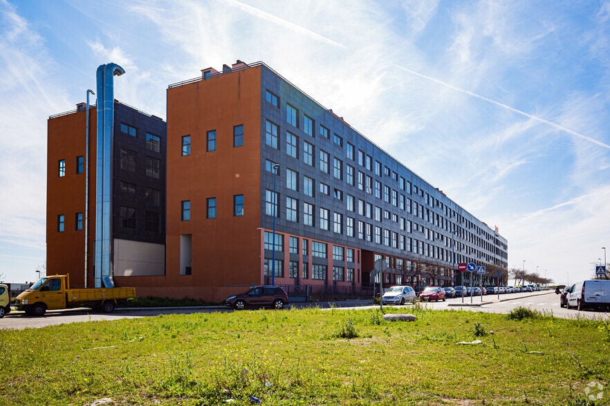 Office in Leganés, Madrid for sale - Building Photo - Image 2 of 3