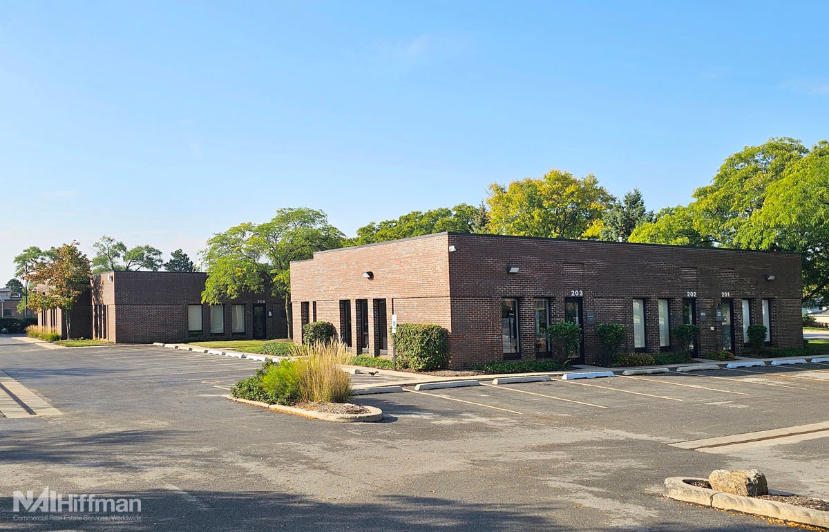 825 N Cass Ave, Westmont, IL for lease Building Photo- Image 1 of 10