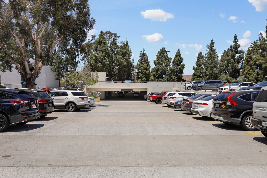 1760 Termino Ave, Long Beach, CA à louer - Photo du bâtiment - Image 3 de 8