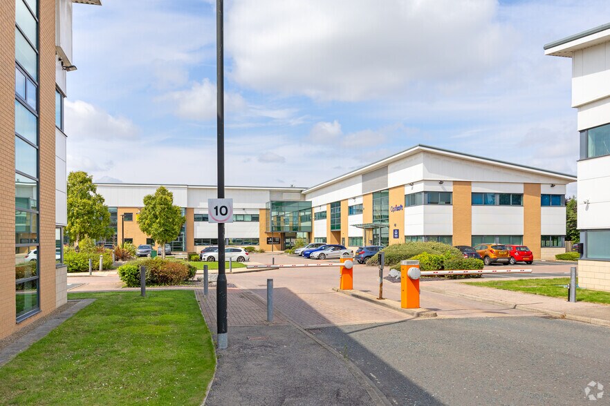 Monks Cross Dr, York à louer - Photo du bâtiment - Image 2 de 2