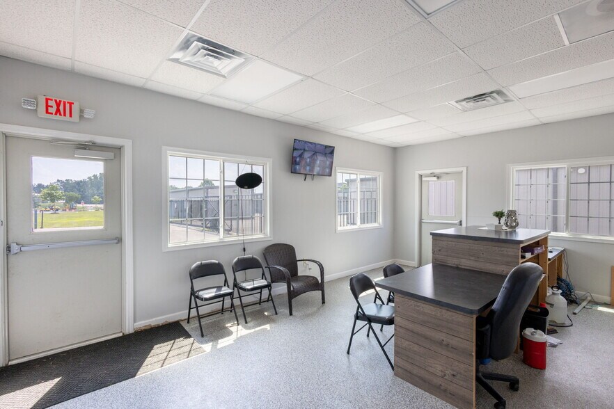 165 Hackett Road rd, Goshen, IN à vendre - Photo du bâtiment - Image 3 de 5