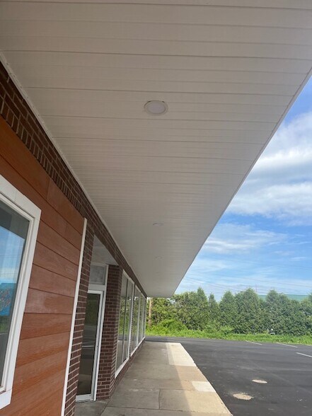 561 Broad st, Waverly, NY à vendre - Photo du bâtiment - Image 2 de 10