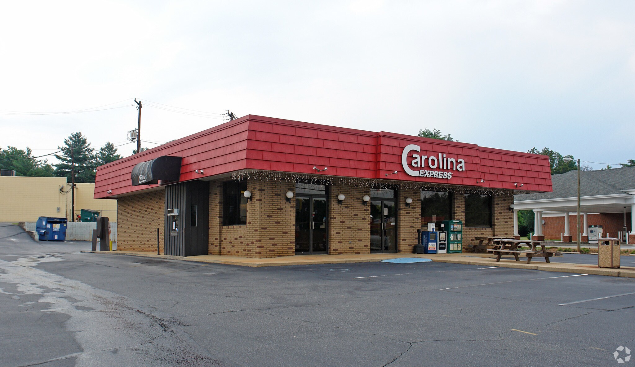 3303 Wade Hampton Blvd, Taylors, SC à louer Photo principale- Image 1 de 7