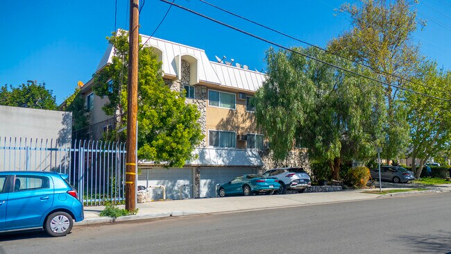 Plus de détails pour 601 E Acacia Ave, Glendale, CA - Multi-résidentiel à vendre