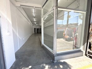 305 E 9th St, Los Angeles, CA for lease Building Photo- Image 2 of 10
