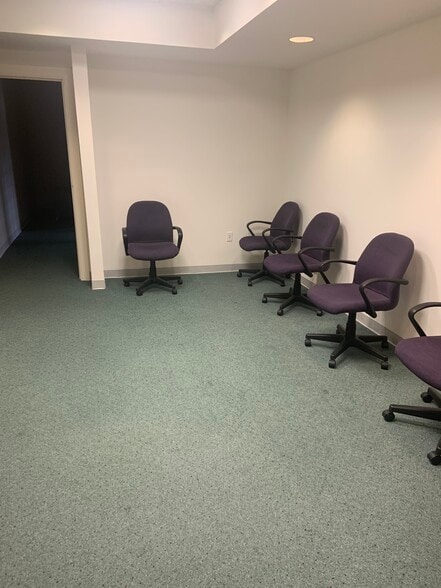 191 Godwin Ave, Wyckoff, NJ à louer - Photo du bâtiment - Image 2 de 10