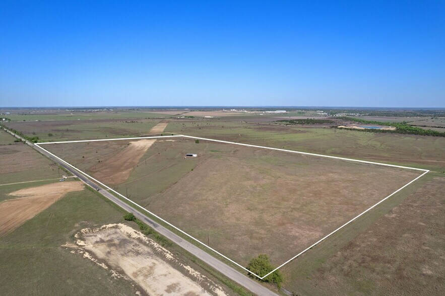 Hwy 183 and CR 211, Florence, TX à vendre - Photo du bâtiment - Image 2 de 27