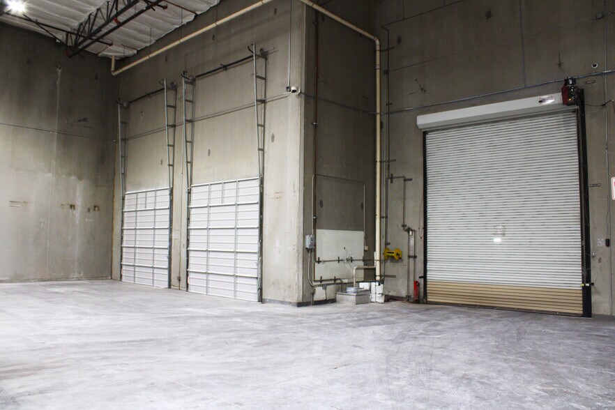 7511 Eastgate Rd, Henderson, NV à vendre - Photo du bâtiment - Image 2 de 15