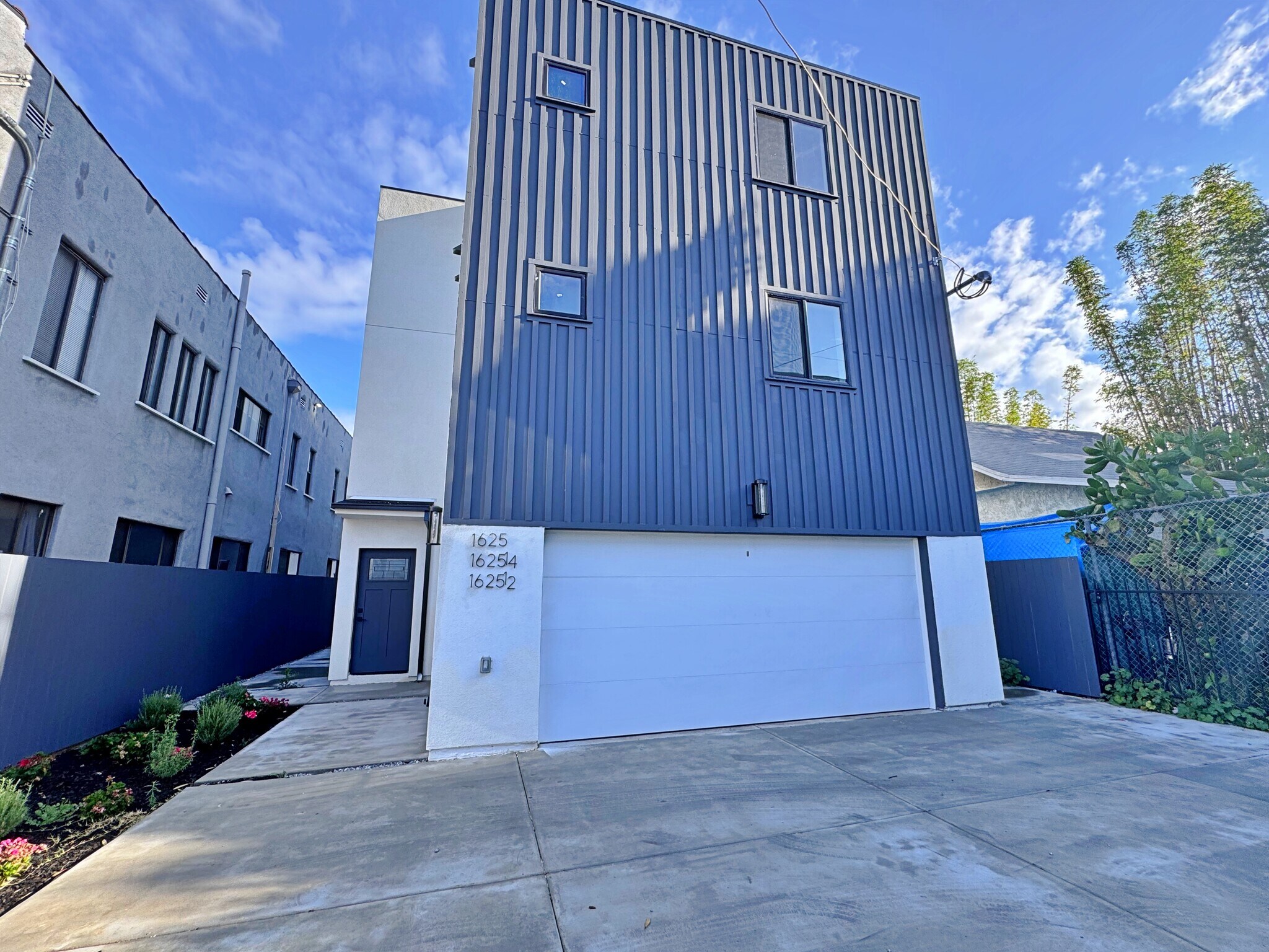 1625 W 37th Pl, Los Angeles, CA à vendre Photo principale- Image 1 de 20