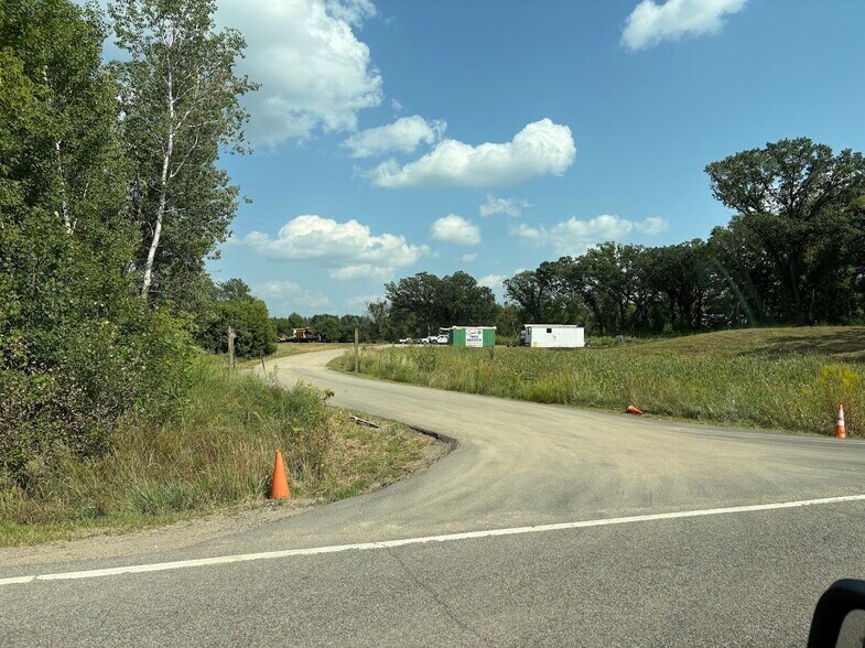 19477 Saint Francis Blvd, Anoka, MN à vendre - Photo principale - Image 2 de 5