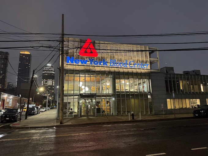 45-01 Vernon Blvd, Long Island City, NY à louer - Photo principale - Image 2 de 4