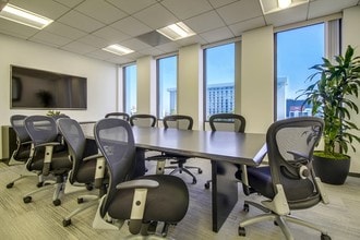 5901 W Century Blvd, Los Angeles, CA à louer Photo intérieure- Image 2 de 4