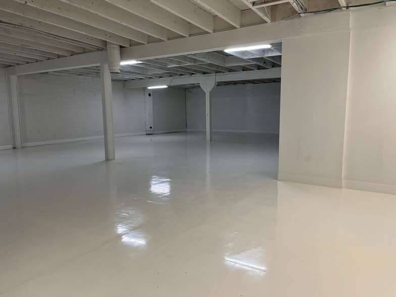 4605-4611 SW Beaverton Hillsdale Hwy, Portland, OR for lease - Building Photo - Image 3 of 8