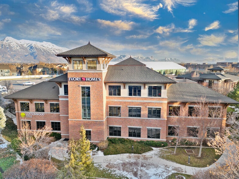 3340 N Center St, Lehi, UT à louer - Photo du bâtiment - Image 3 de 8