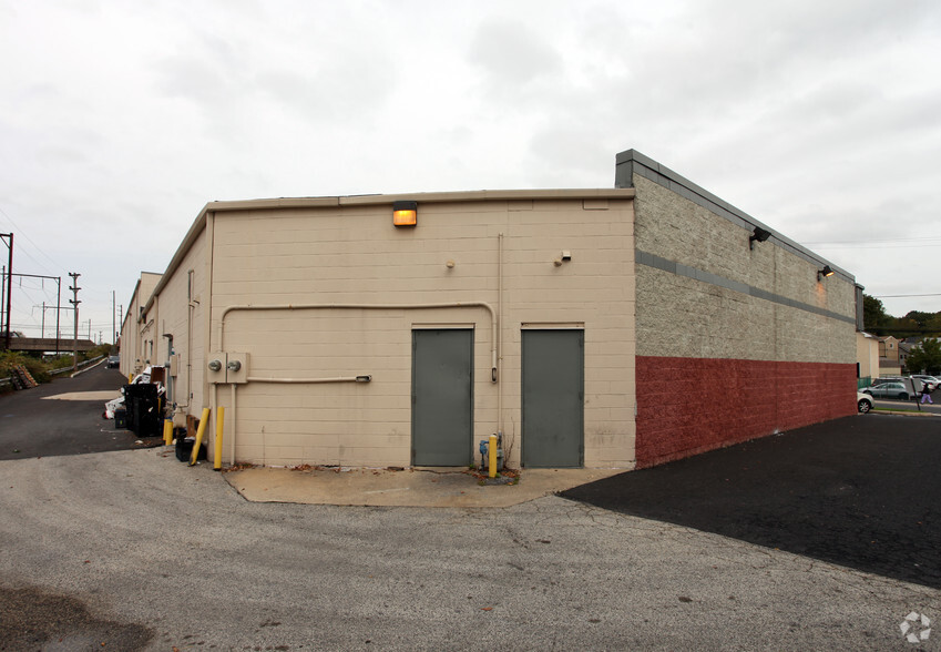 540 W Mount Carmel Ave, Glenside, PA for lease - Building Photo - Image 2 of 6