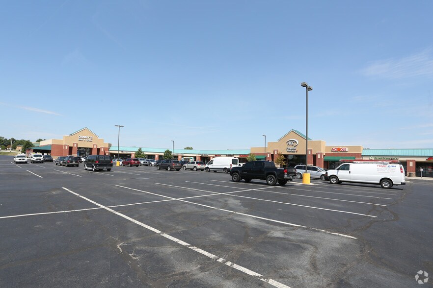 10902-10940 N Parallel St, Kansas City, KS à louer - Photo du bâtiment - Image 3 de 4