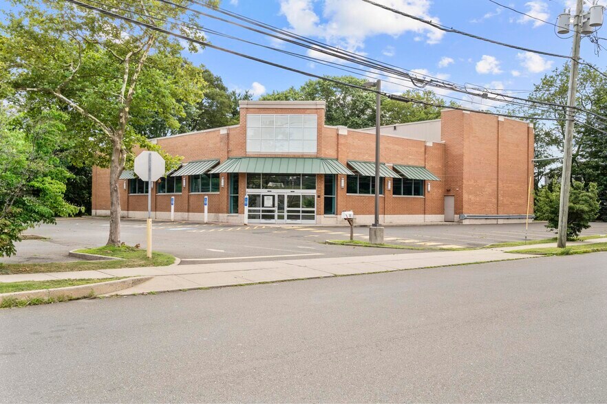 1083 Boston Post Rd, Milford, CT à louer - Photo du bâtiment - Image 3 de 32