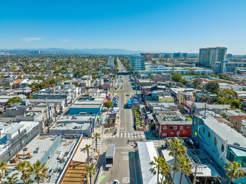 26 Washington Blvd, Marina Del Rey, CA for lease - Aerial - Image 3 of 11