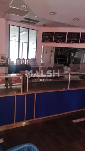 Retail in Lyon for sale - Interior Photo - Image 2 of 3